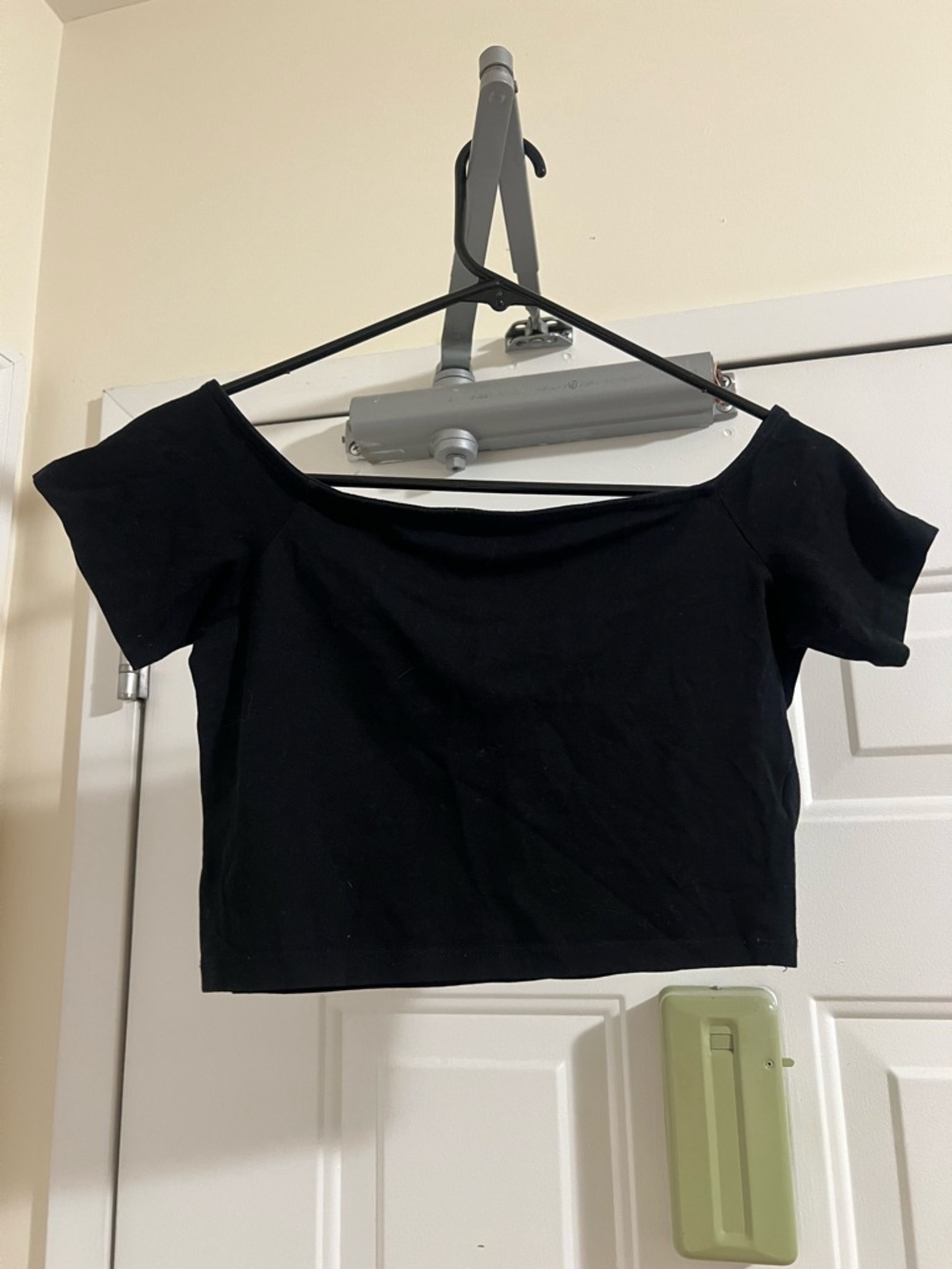 H&M Black Off-Shoulder Crop Top
